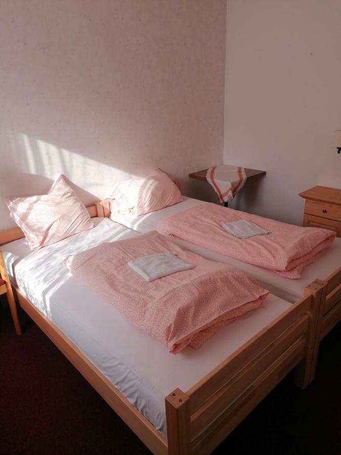 Ostalgie Ferienheim Sorgenfrei Hotel ภายนอก รูปภาพ